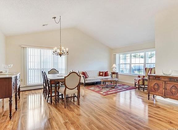 5th image of 193 Canterbury Ln