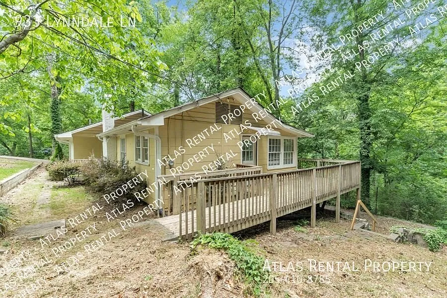 charming 3 bedroom, 1 bathroom house located in Birmingham, AL — Photo 4