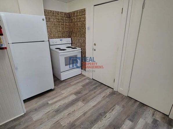 320 Main St #1