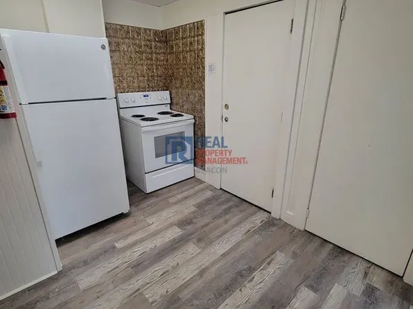 320 Main St #1, White River Junction, VT 05001