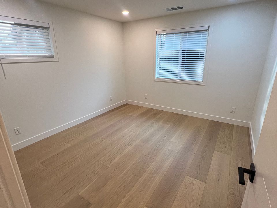 2nd image of 527 Leigh Ave