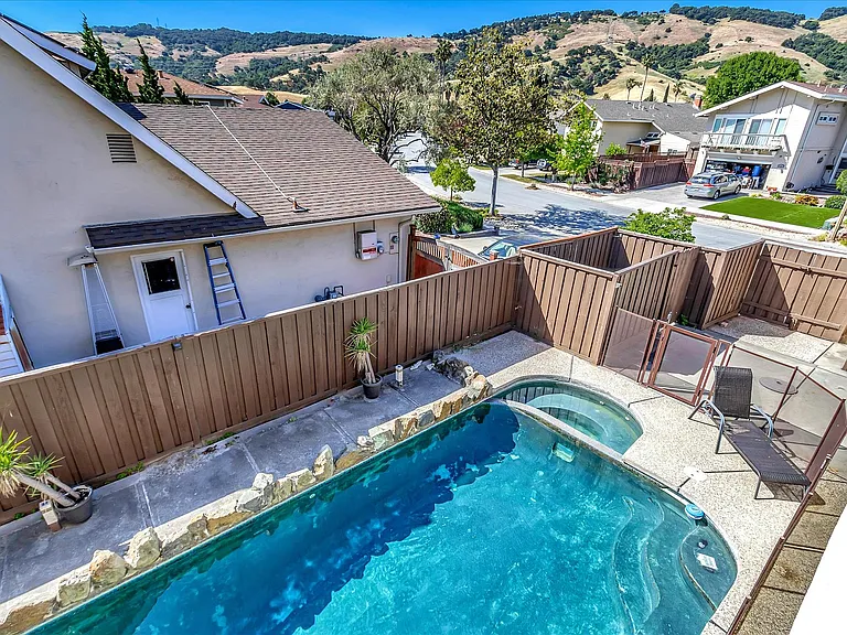 448 Los Pinos Way — Photo 40