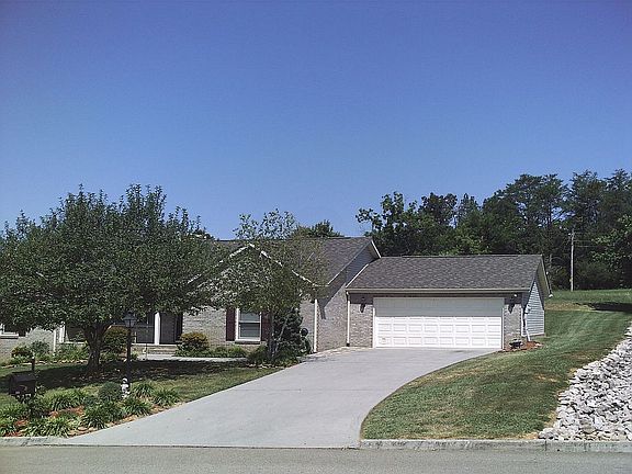 Driveway to Garage