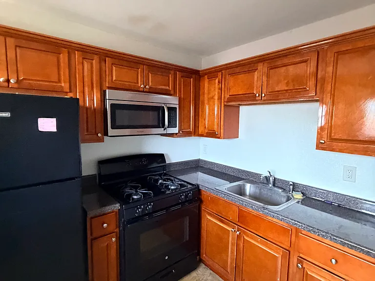 217 Fairfield St #2R — Photo 6