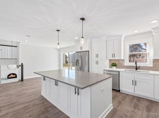 928 Wampum Ct, Carol Stream, IL 60188