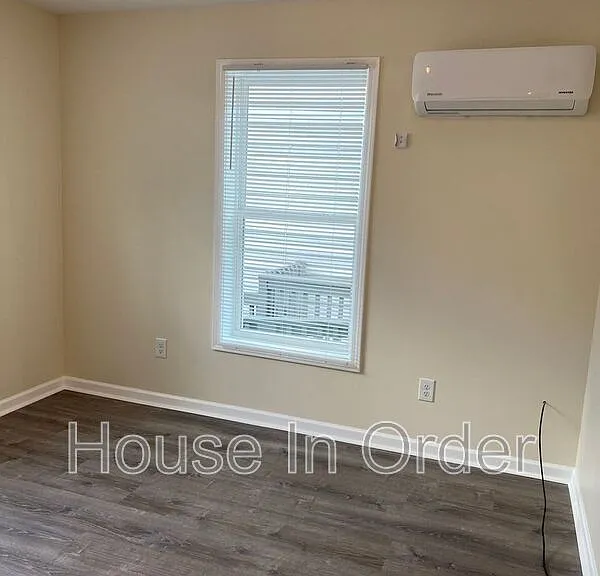 307 8th Ave E #102 — Photo 8