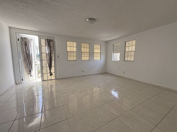 3rd image of Comunidad Brisas Del Caribe Calle 21 El Tuque #540