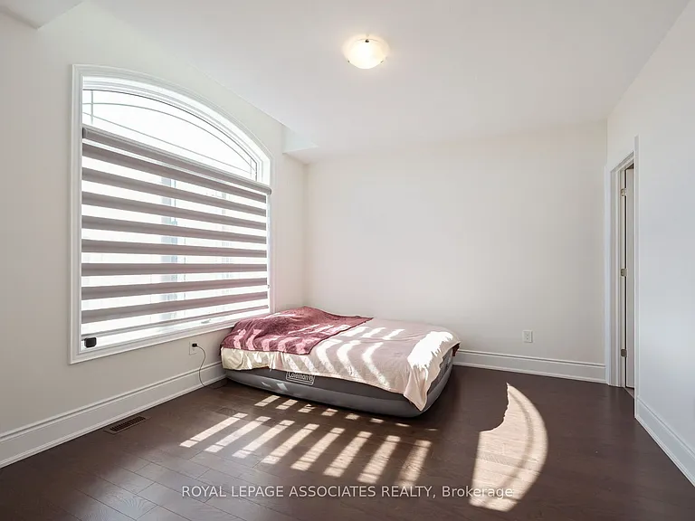 55 Raspberry Ridge Ave — Photo 42