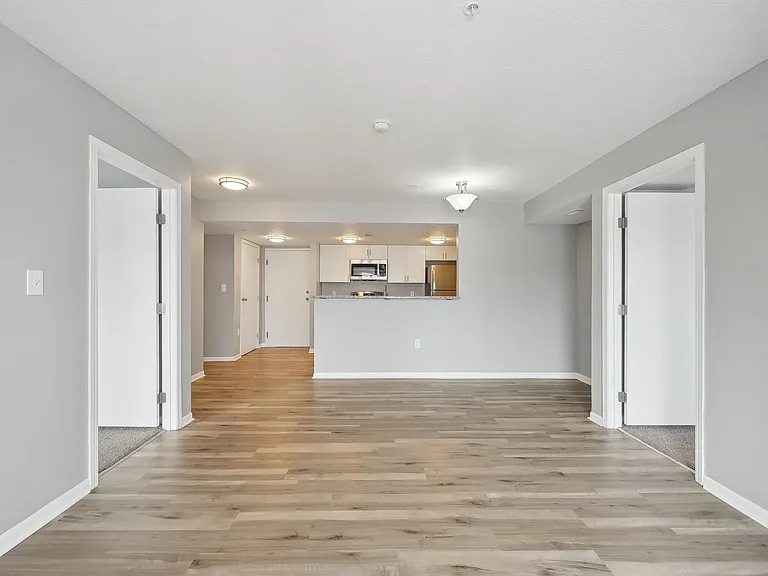 Somerset Place Apartments — Photo 6