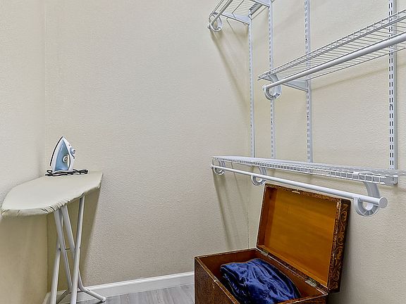 5th image of 315 W Overland Ave #203