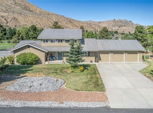 1952 Canyon Breeze Ln, Wenatchee, WA 98801