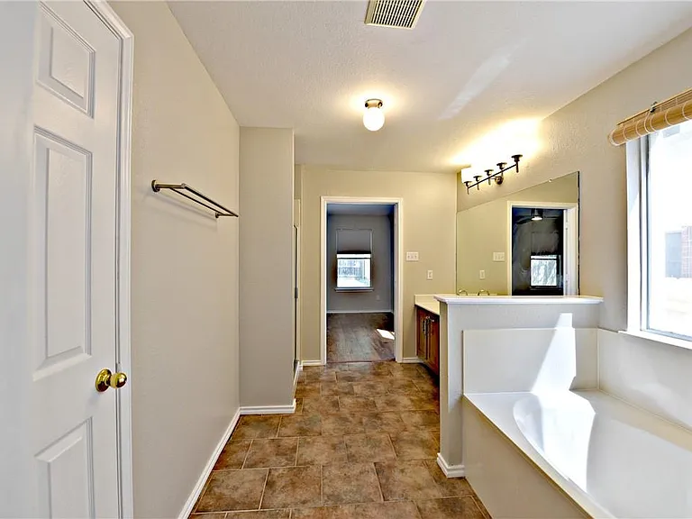 8416 Alvin High Ln — Photo 15