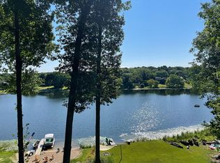 13413 White Lake Rd, Fenton, MI 48430