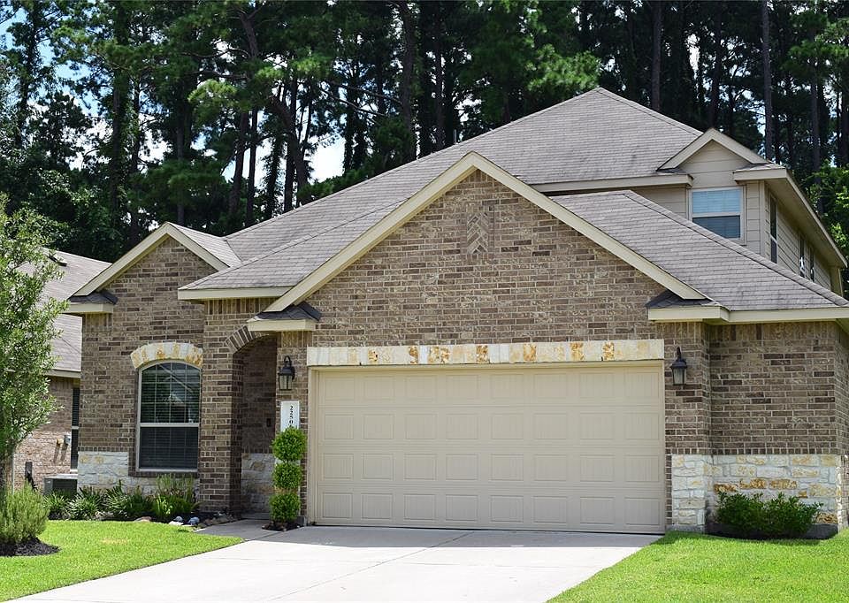 Popular 1-1/2 story design with 3 bedrooms down and 4th bedroom & Game Room upstairs. Notice the extension on the side of the garage that offers an abundant storage opportunity or workshop space.