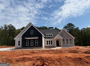 121 Woodford Dr, Roopville, GA 30170