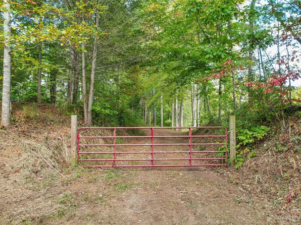 15 Plum Rd #B, Weaverville, NC 28787