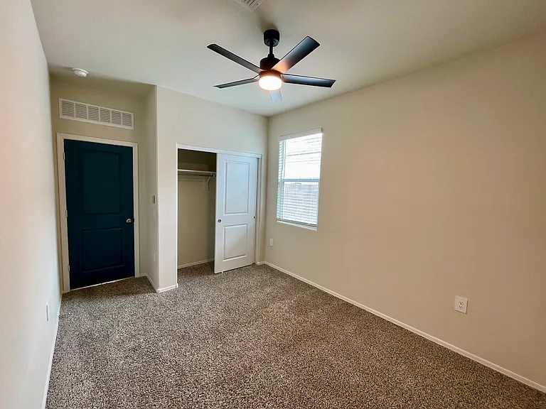 18563 W Desert Hollow Dr — Photo 19