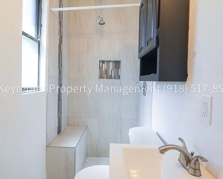 732 N Victor Ave — Photo 28