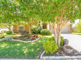 816 Redbud Rd, Burleson, TX 76028