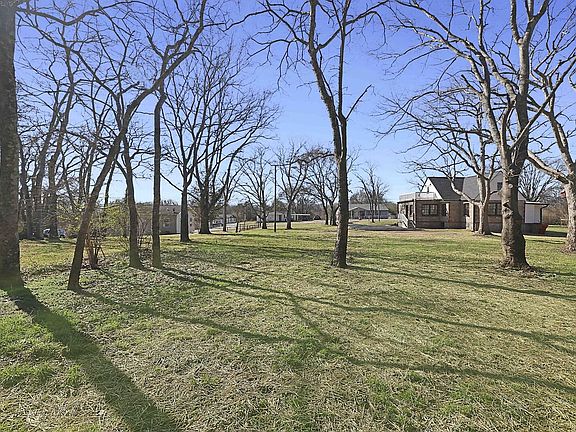 2nd image of 305 Farris Ave