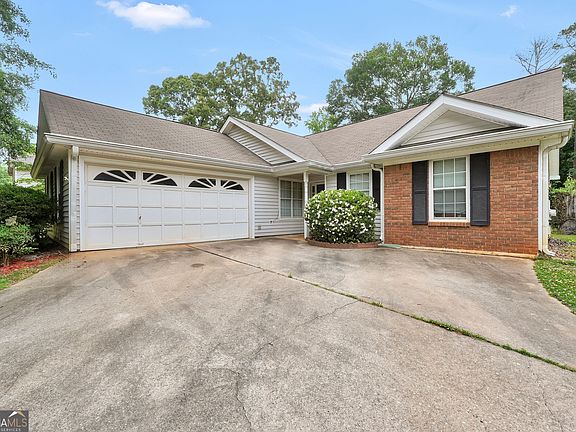 2nd image of 105 Nanci Ct