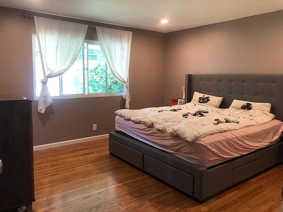 5th image of 1386 Flicker Way
