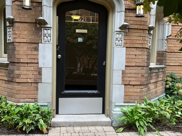 621 Washington Blvd APT G, Oak Park, IL 60302