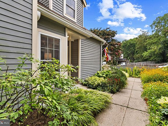 2nd image of 931 Windwhisper Ln