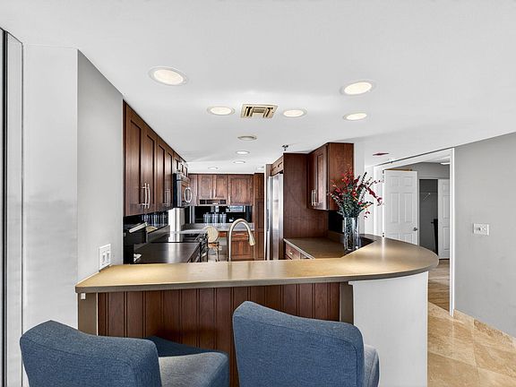 5th image of 3901 S Flagler Dr APT 703