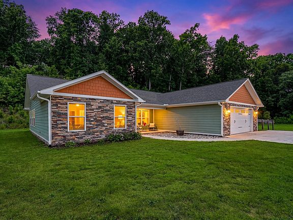 2nd image of 115 Albert St