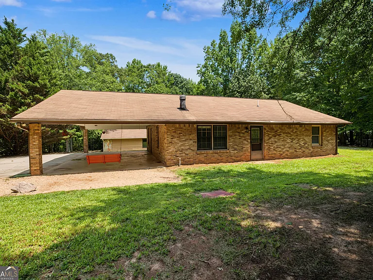 241 Busbin Rd — Photo 4