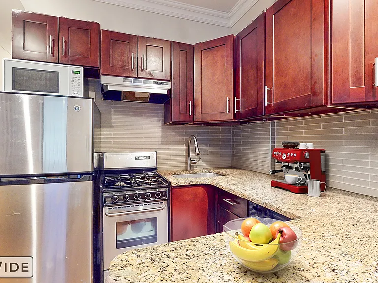 1867 2nd Ave #3C — Photo 3