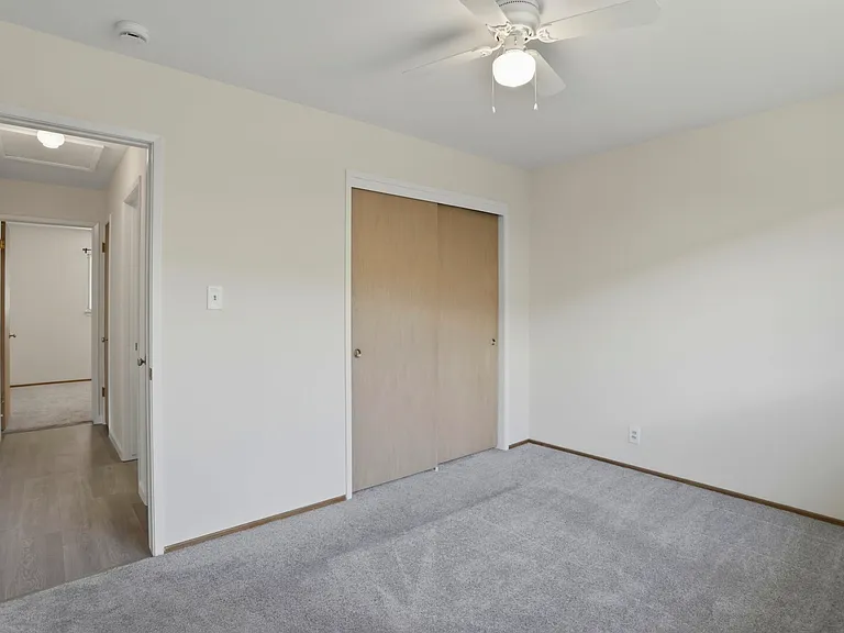 2105 Royal Dr #1 — Photo 23