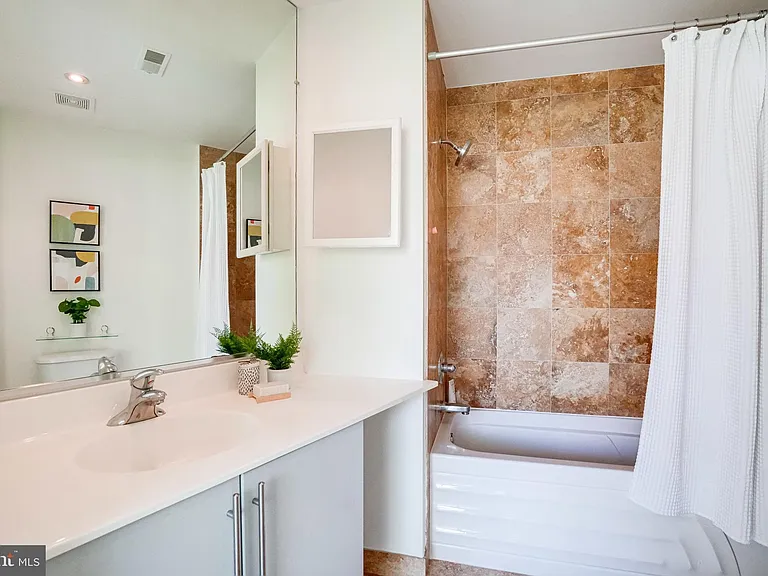 1300 13th St NW #309 — Photo 14