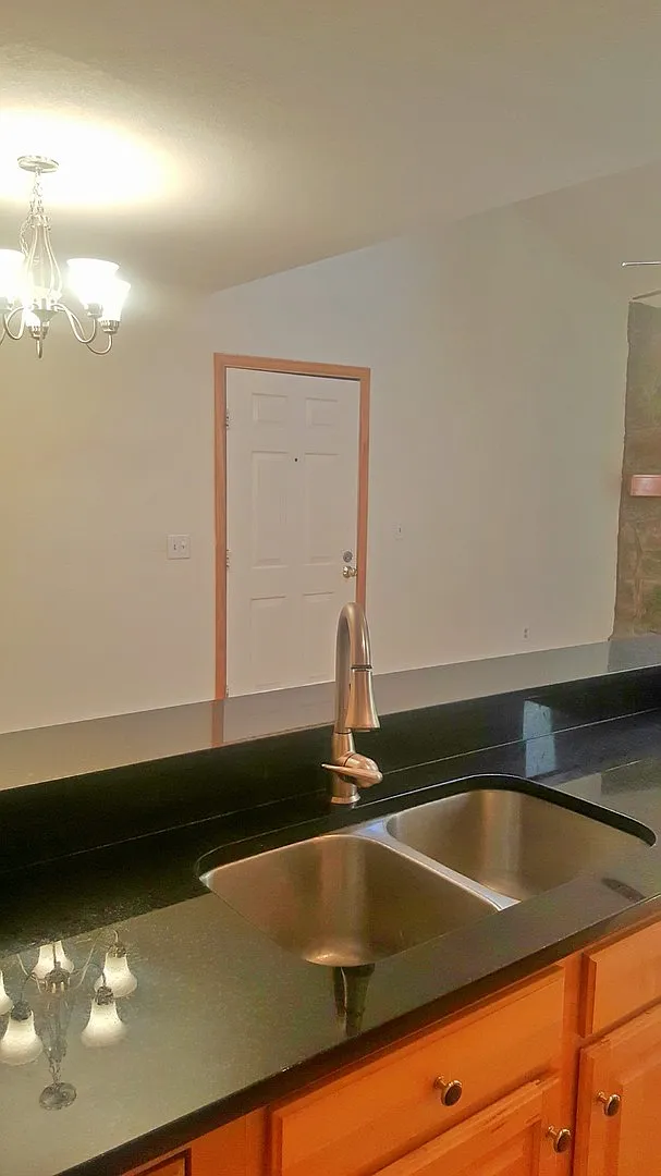 Beautiful 2 Bed 1.5 bath Condo For Rent in Arvada! — Photo 3