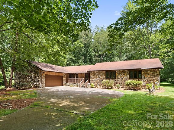 2nd image of 3 High Meadows Dr