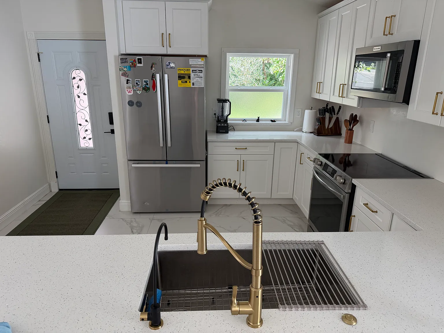 3 bed, 1301 sqft, $2,500 — Photo 2