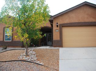 1031 Recreo Rd, Los Lunas, NM 87031