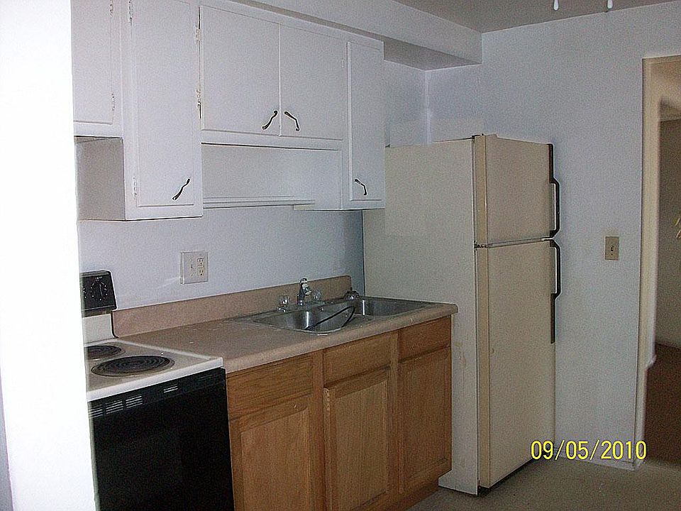 2nd image of 719 Elliott Ave APT 15