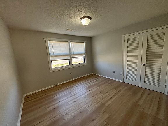 4th image of 3767 Spruce Dr