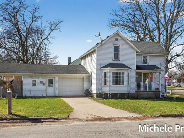 902 S Hayes St, Hastings, MI 49058