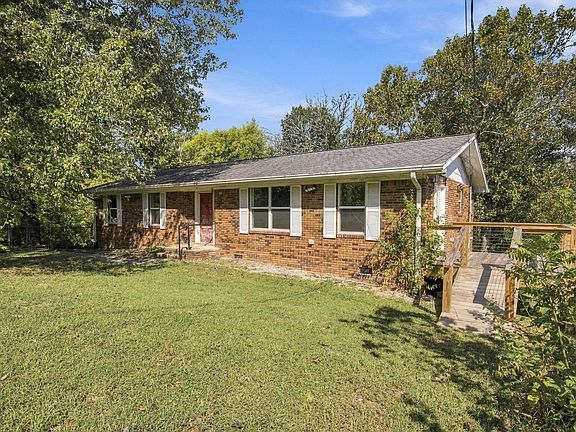 3rd image of 190 Adkins Ln