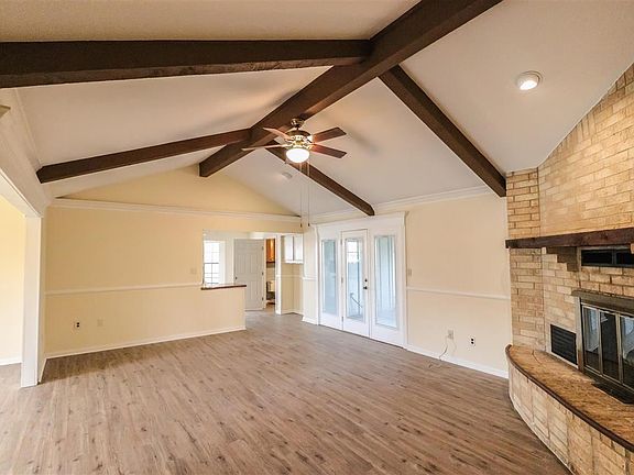 3rd image of 2212 Autumn Oak Ln