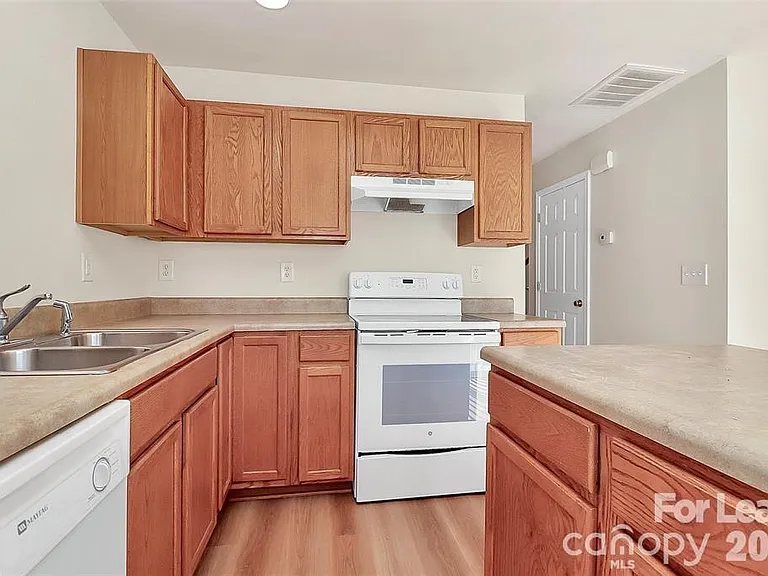 915 Par One Ct — Photo 14