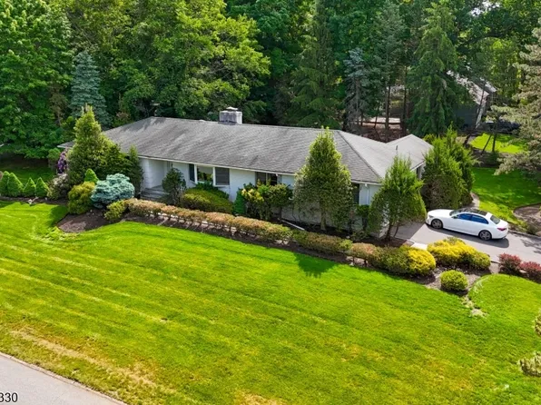 16 Feldstone Pl, West Caldwell Twp., NJ 07006
