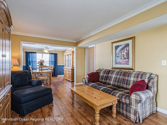 4th image of 842 Columbus Drive