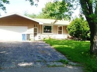 1476 Racine Rd, Menasha, WI 54952