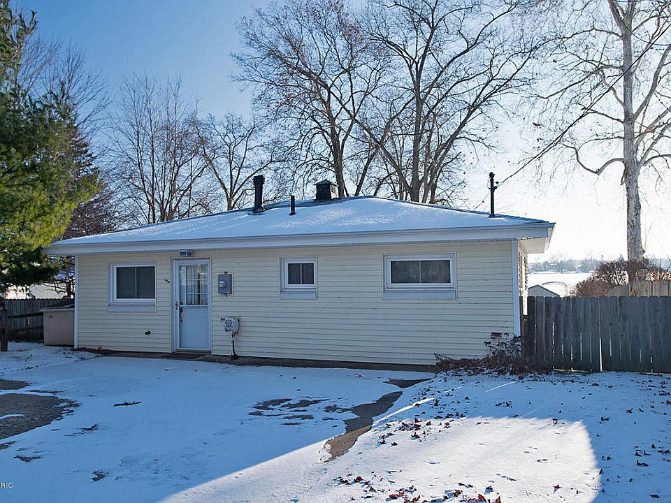1st image of 8063 W Long Lake Dr