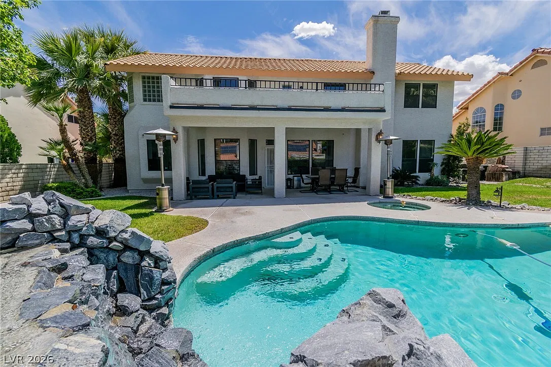 5 bed, 3.0 bath, 3389 sqft, $4,500 — Photo 3