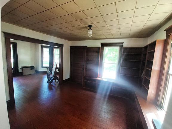 4th image of 515 N Washington Ave